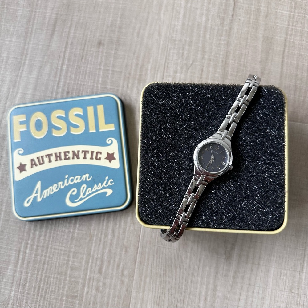FOSSIL watch - Picture 1 of 6
